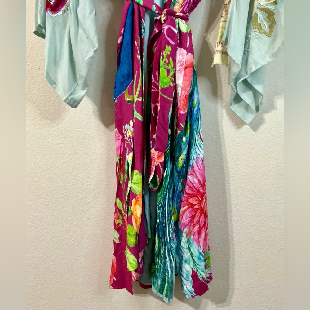 Aratta Silent Journey Kimono Robe Peacock Floral Print pearl embroidered Small - Picture 9 of 16